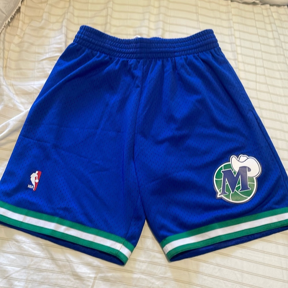 Mitchell & Ness Dallas Mavericks Hardwood Classic shorts